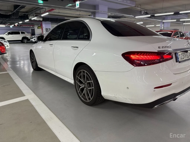 Mercedes-Benz E 220 4MATIC* AMG LINE* DISTRONIC* 360* КРАЙНА ЦЕНА - автомобили, коли, обяви за нови и употребявани 3