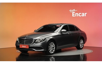mercedes-benz-e-220 - 0