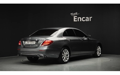 mercedes-benz-e-220 - 1