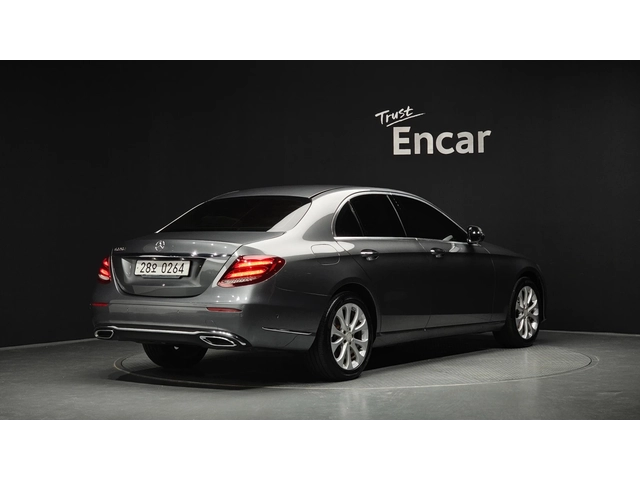 Mercedes-Benz E 220 E220d Exclusive - автомобили, коли, обяви за нови и употребявани 1