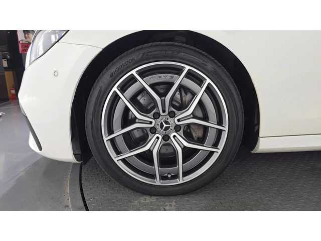 Mercedes-Benz E 220 4MATIC AMG Line - автомобили, коли, обяви за нови и употребявани 4