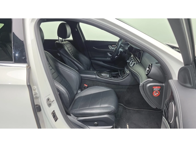 Mercedes-Benz E 220 4MATIC AMG Line - автомобили, коли, обяви за нови и употребявани 9