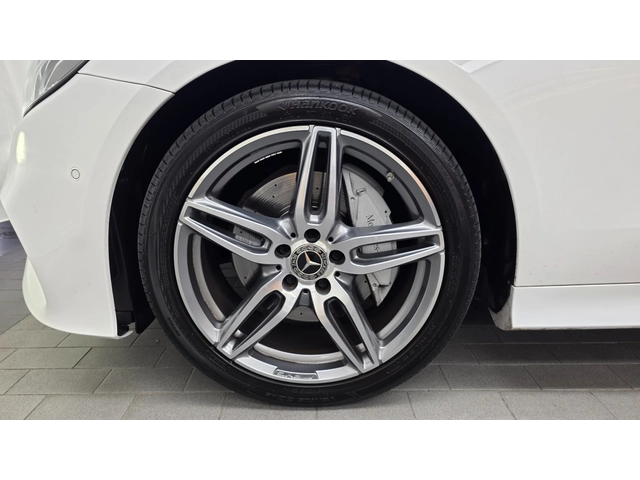 Mercedes-Benz E 220 - автомобили, коли, обяви за нови и употребявани 4