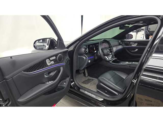 Mercedes-Benz E 220 4MATIC | AMG Line | HUD | 360 - автомобили, коли, обяви за нови и употребявани 2