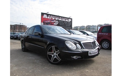 mercedes-benz-e-220 - 0
