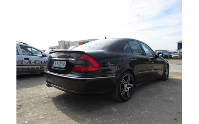 mercedes-benz-e-220 - 4