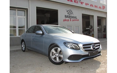 mercedes-benz-e-220 - 0