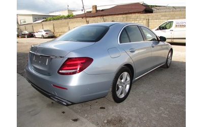 mercedes-benz-e-220 - 4