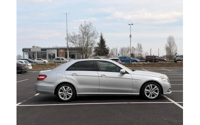 mercedes-benz-e-220 - 4