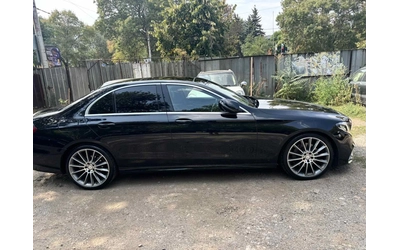mercedes-benz-e-220 - 1