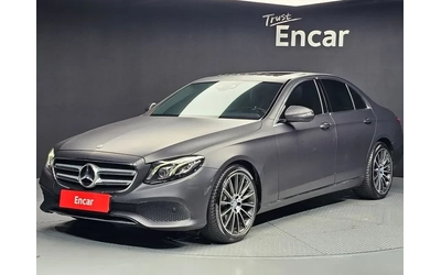mercedes-benz-e-220 - 1