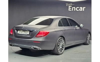 mercedes-benz-e-220 - 3