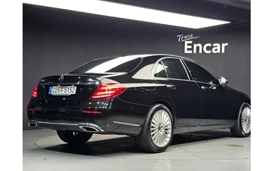 mercedes-benz-e-220 - 1