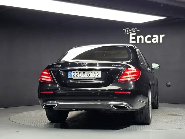 Mercedes-Benz E 220 D 4Matic Exclusive - САМО 30% АВАНС - автомобили, коли, обяви за нови и употребявани 3