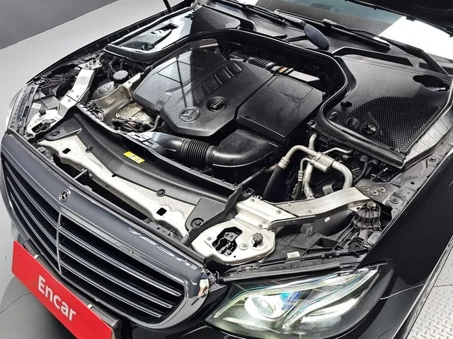 Mercedes-Benz E 220 D 4Matic Exclusive - САМО 30% АВАНС - автомобили, коли, обяви за нови и употребявани 5