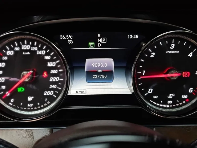 Mercedes-Benz E 220 D 4Matic Exclusive - САМО 30% АВАНС - автомобили, коли, обяви за нови и употребявани 7
