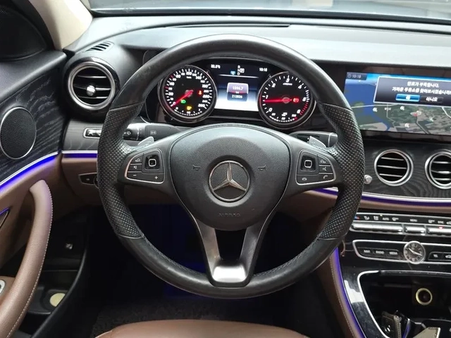 Mercedes-Benz E 220 D 4Matic - САМО 30% АВАНС - автомобили, коли, обяви за нови и употребявани 12