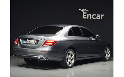 mercedes-benz-e-220 - 1