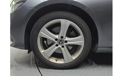 mercedes-benz-e-220 - 4