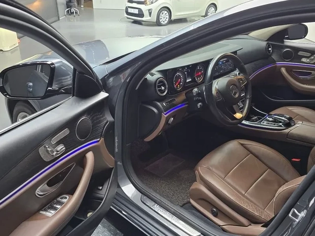 Mercedes-Benz E 220 D 4Matic - САМО 30% АВАНС - автомобили, коли, обяви за нови и употребявани 9
