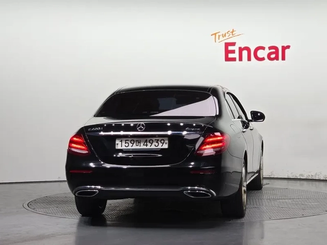Mercedes-Benz E 220 D 4Matic - САМО 30% АВАНС - автомобили, коли, обяви за нови и употребявани 3