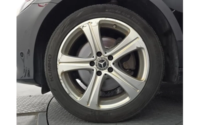 mercedes-benz-e-220 - 4