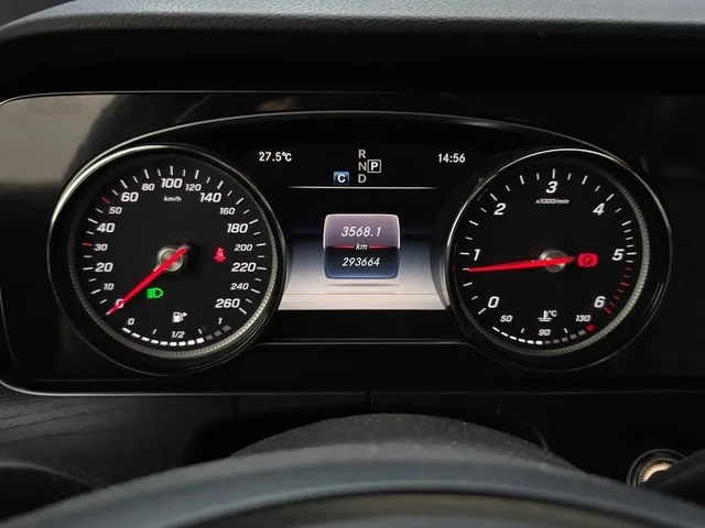 Mercedes-Benz E 220 D 4Matic - САМО 30% АВАНС - автомобили, коли, обяви за нови и употребявани 7
