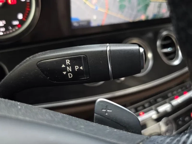 Mercedes-Benz E 220 D 4Matic - САМО 30% АВАНС - автомобили, коли, обяви за нови и употребявани 8