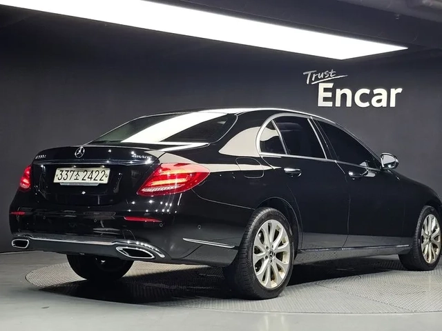 Mercedes-Benz E 220 D 4Matic - САМО 30% АВАНС - автомобили, коли, обяви за нови и употребявани 1