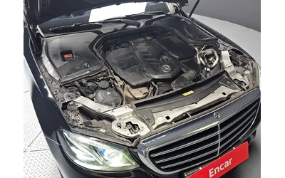 mercedes-benz-e-220 - 5