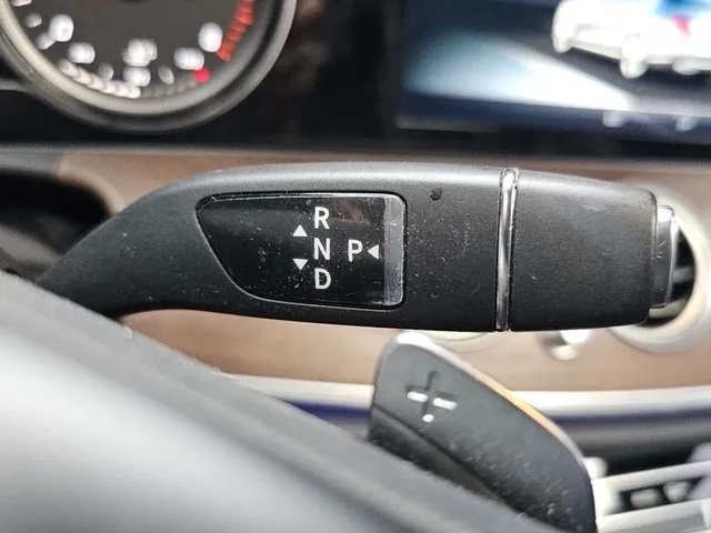 Mercedes-Benz E 220 D 4Matic - САМО 30% АВАНС - автомобили, коли, обяви за нови и употребявани 8