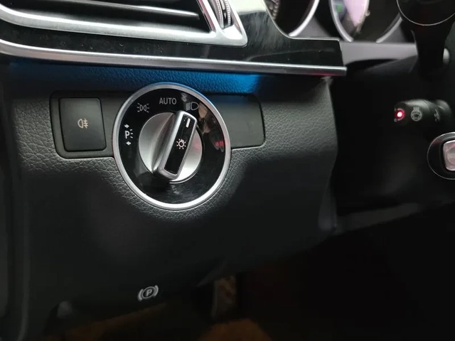 Mercedes-Benz E 220 Bluetech Avant Garde Sports - САМО 30% АВАНС - автомобили, коли, обяви за нови и употребявани 13
