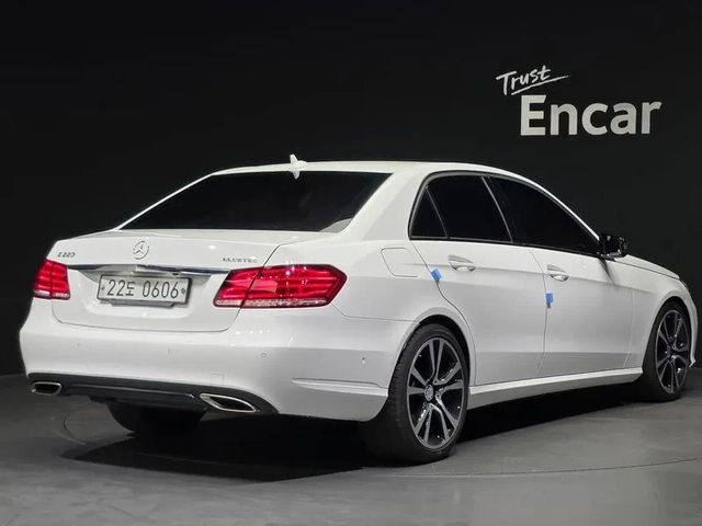 Mercedes-Benz E 220 Bluetech Avant Garde Sports - САМО 30% АВАНС - автомобили, коли, обяви за нови и употребявани 1