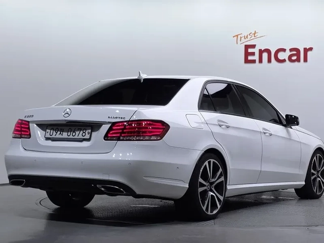 Mercedes-Benz E 220 Bluetech Avant Garde Sports - САМО 30% АВАНС - автомобили, коли, обяви за нови и употребявани 1