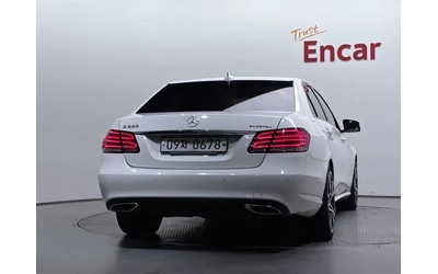 mercedes-benz-e-220 - 3