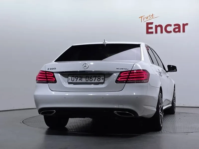 Mercedes-Benz E 220 Bluetech Avant Garde Sports - САМО 30% АВАНС - автомобили, коли, обяви за нови и употребявани 3