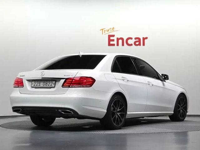 Mercedes-Benz E 220 Bluetech Avant Garde Sports - САМО 30% АВАНС - автомобили, коли, обяви за нови и употребявани 1