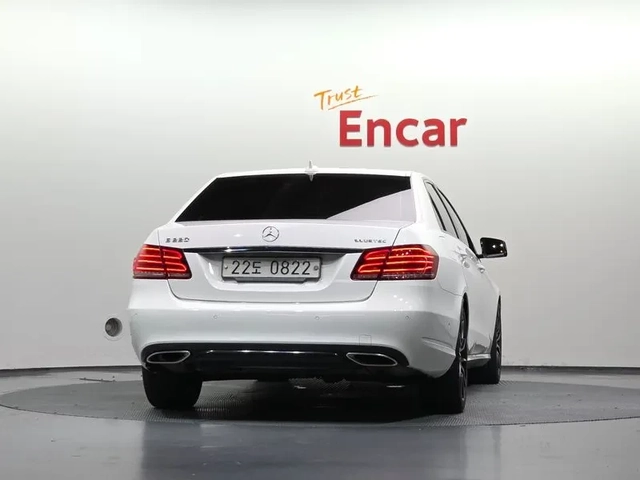 Mercedes-Benz E 220 Bluetech Avant Garde Sports - САМО 30% АВАНС - автомобили, коли, обяви за нови и употребявани 3
