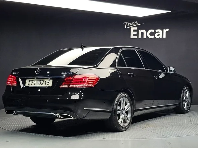 Mercedes-Benz E 220 BlueTEC Avantgarde - САМО 30% АВАНС - автомобили, коли, обяви за нови и употребявани 1