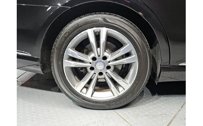 mercedes-benz-e-220 - 4