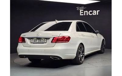 mercedes-benz-e-220 - 1