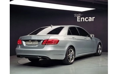 mercedes-benz-e-220 - 1
