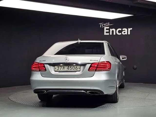 Mercedes-Benz E 220 CDI Avantgarde - САМО 30% АВАНС! - автомобили, коли, обяви за нови и употребявани 3