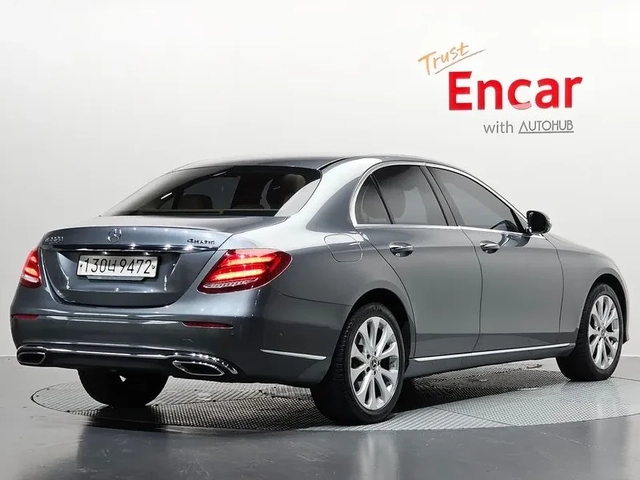Mercedes-Benz E 220 CDI Avantgarde - САМО 30% АВАНС! - автомобили, коли, обяви за нови и употребявани 1