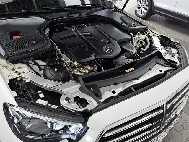 Mercedes-Benz E 220 CDI Avantgarde - САМО 30% АВАНС! - автомобили, коли, обяви за нови и употребявани 5