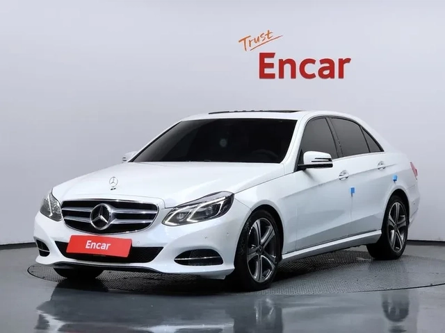 Mercedes-Benz E 220 - автомобили, коли, обяви за нови и употребявани 0