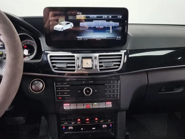 Mercedes-Benz E 220 - автомобили, коли, обяви за нови и употребявани 12