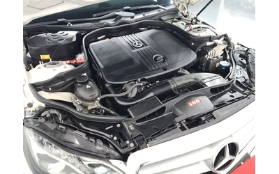 mercedes-benz-e-220 - 5