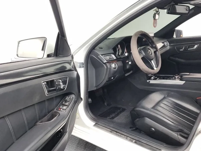 Mercedes-Benz E 220 - автомобили, коли, обяви за нови и употребявани 9