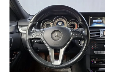 Mercedes-Benz E 220 - автомобили, коли, обяви за нови и употребявани 12